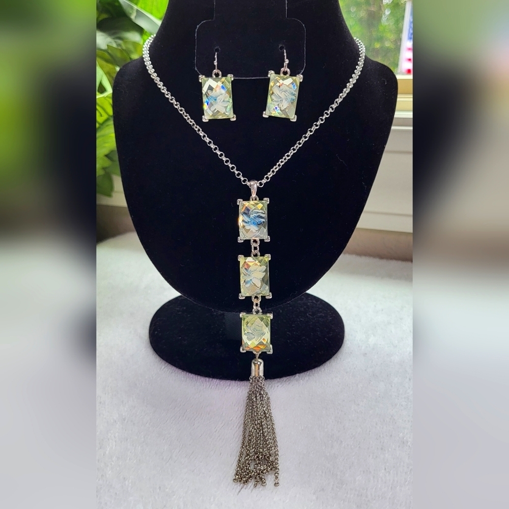 CATO Light Green Hidden Flower Necklace and Matching Earrings / Pierced